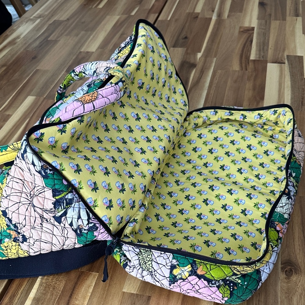 Vera Bradley Multicolor Floral Quilted Travel Bag - Picture 4 of 9